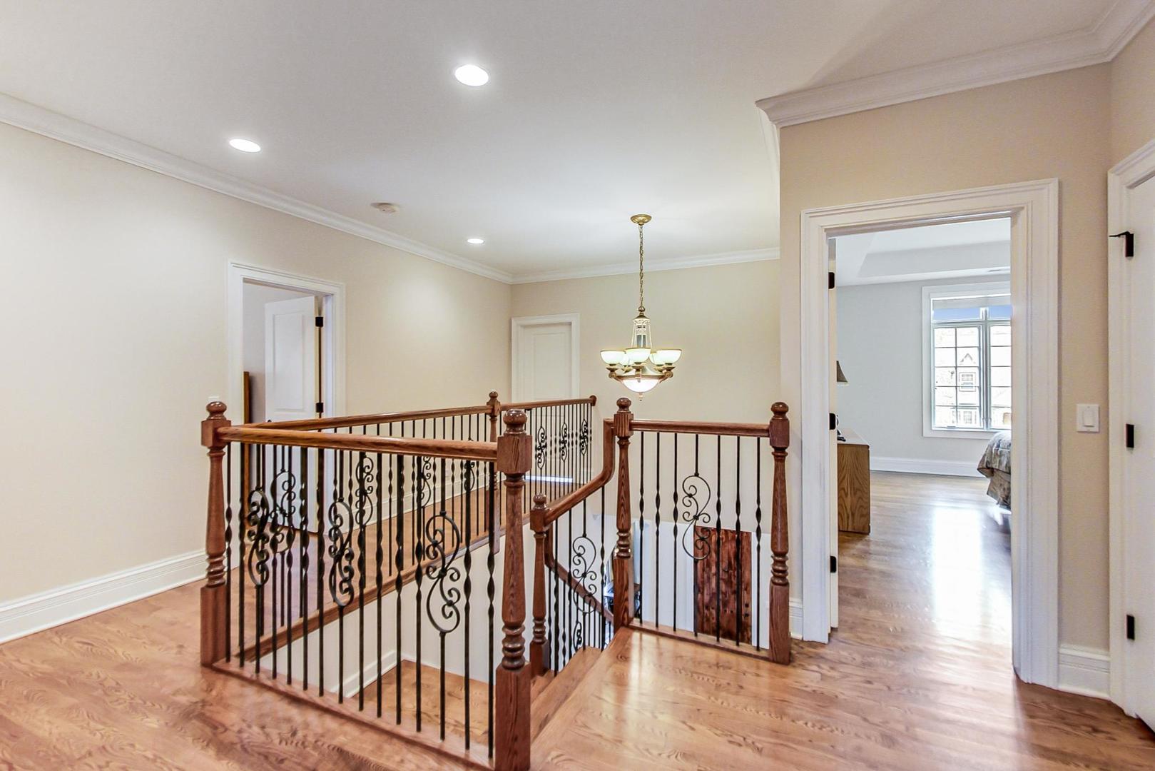 827 South Chester Avenue Park Ridge, IL 60068 - Photo 17 of 38