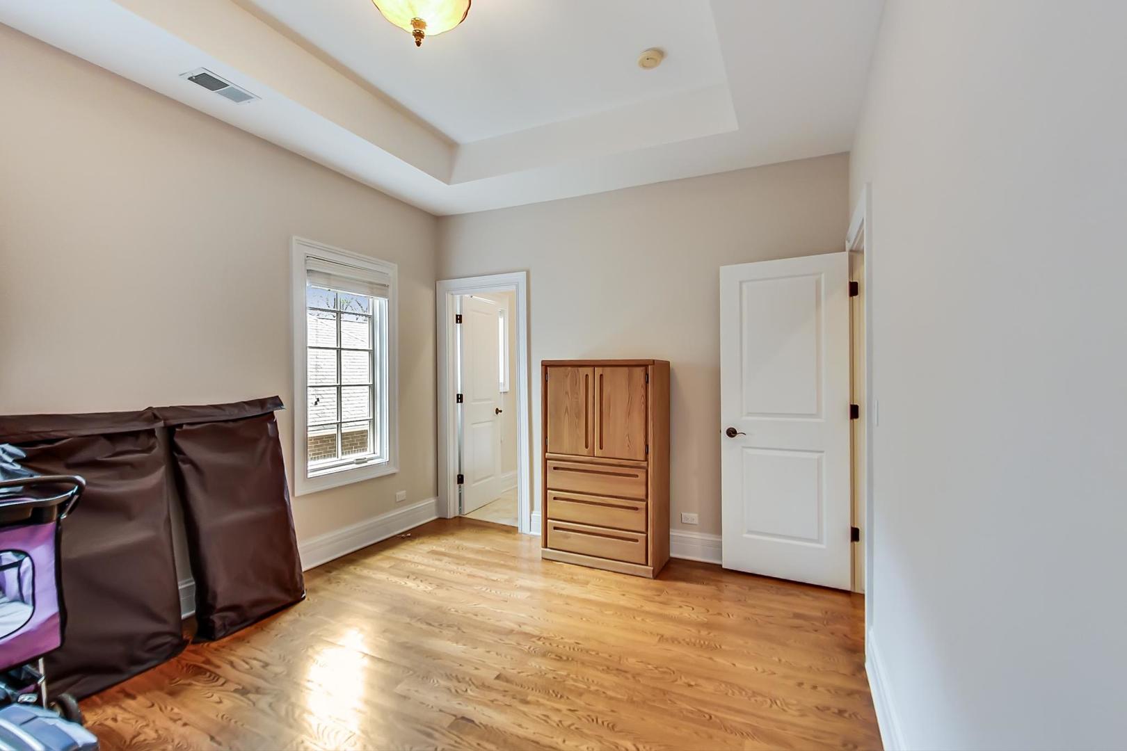 827 South Chester Avenue Park Ridge, IL 60068 - Photo 26 of 38 an empty room with closet and windows