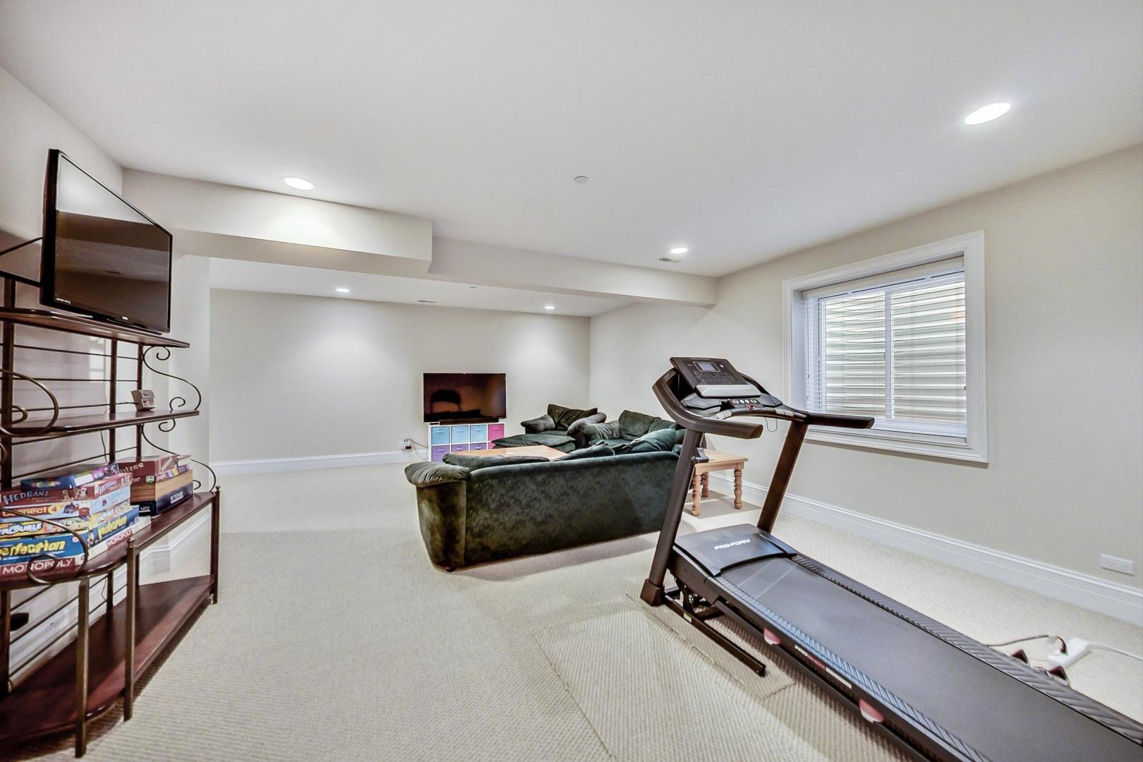 827 South Chester Avenue Park Ridge, IL 60068 - Photo 31 of 38 a view of a room with gym equipment