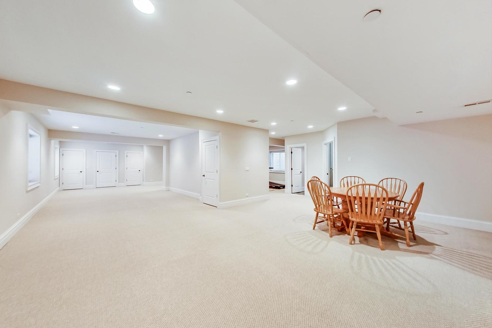 827 South Chester Avenue Park Ridge, IL 60068 - Photo 32 of 38 a view of a room with furniture and windows
