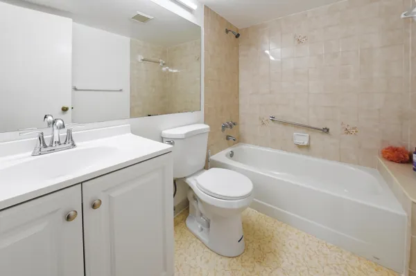 $1,750 | 801 Sky Pine Way, Unit A2, Greenacres, FL 33415