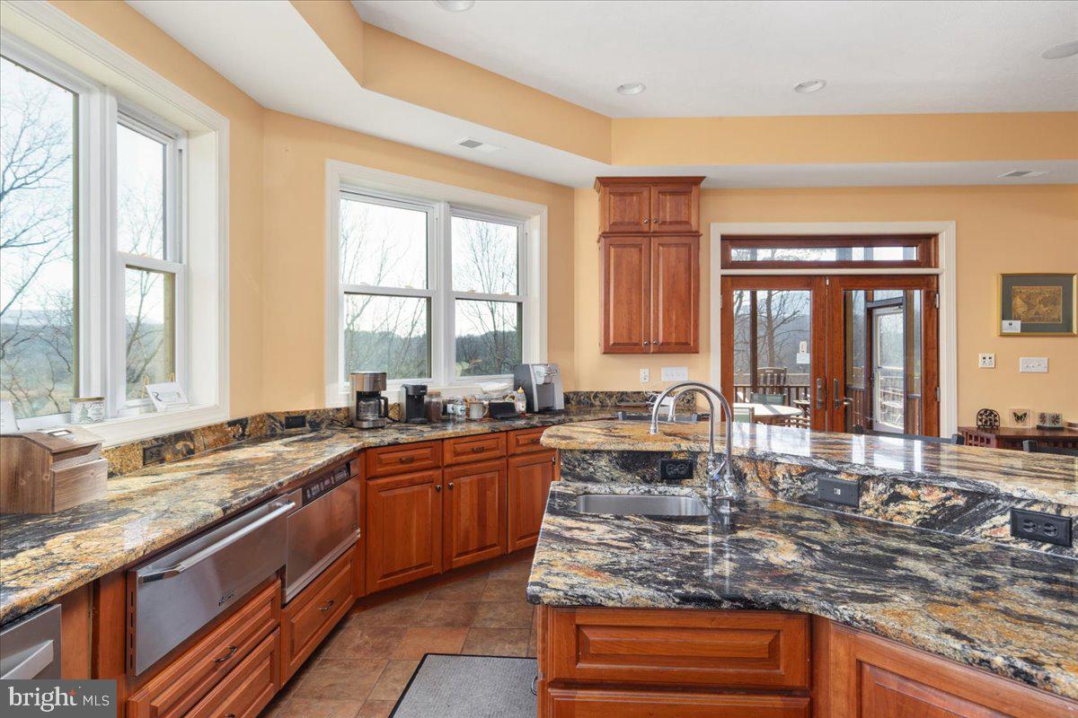 1406 Panhandle Road Bentonville, VA 22610 - Photo 15 of 118 Kitchen with Appliances