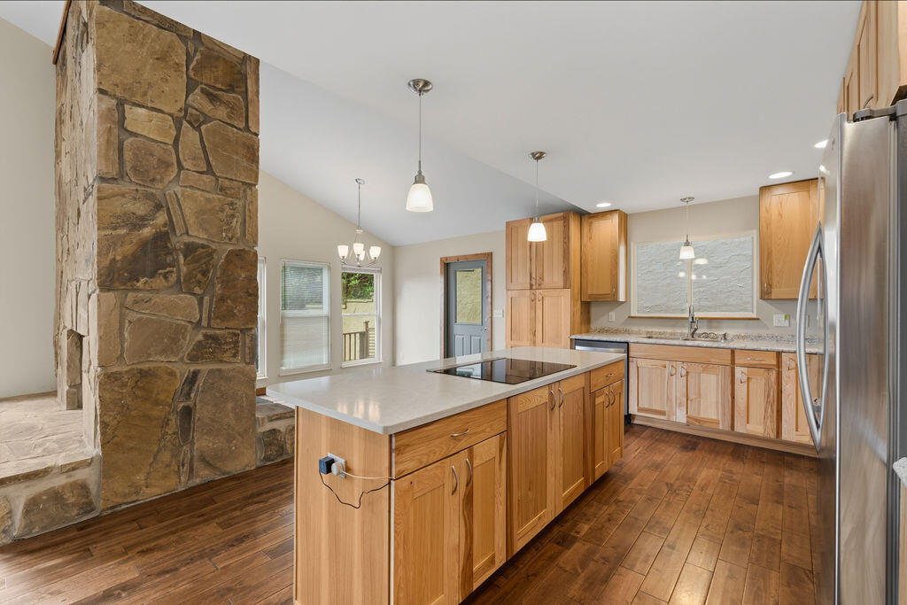 2202 Jones Bend Road Louisville, TN 37777 - Photo 5 of 43 DSC01261