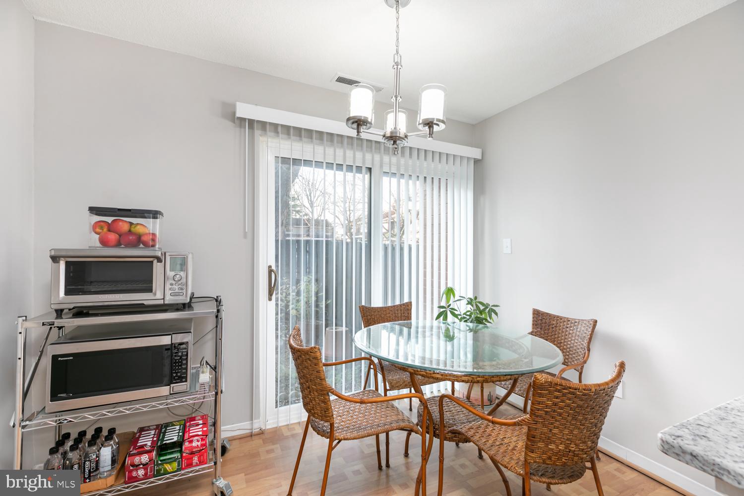 1389 Northgate Square Reston, VA 20190 - Photo 11 of 33 Kitchen dining area