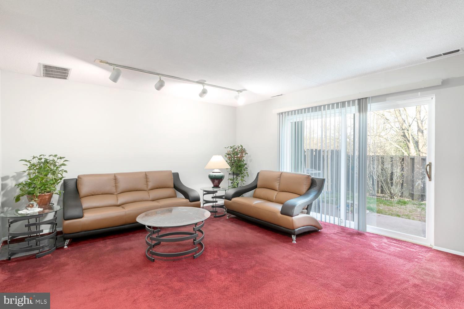 1389 Northgate Square Reston, VA 20190 - Photo 13 of 33 Great room