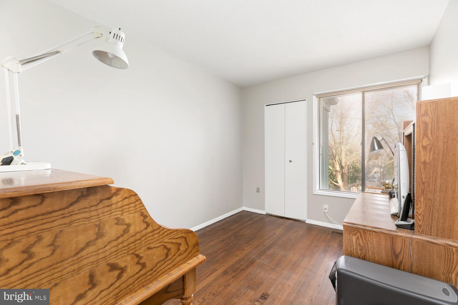 1389 Northgate Square Reston, VA 20190 - Photo 23 of 33 Upstairs bedroom 2