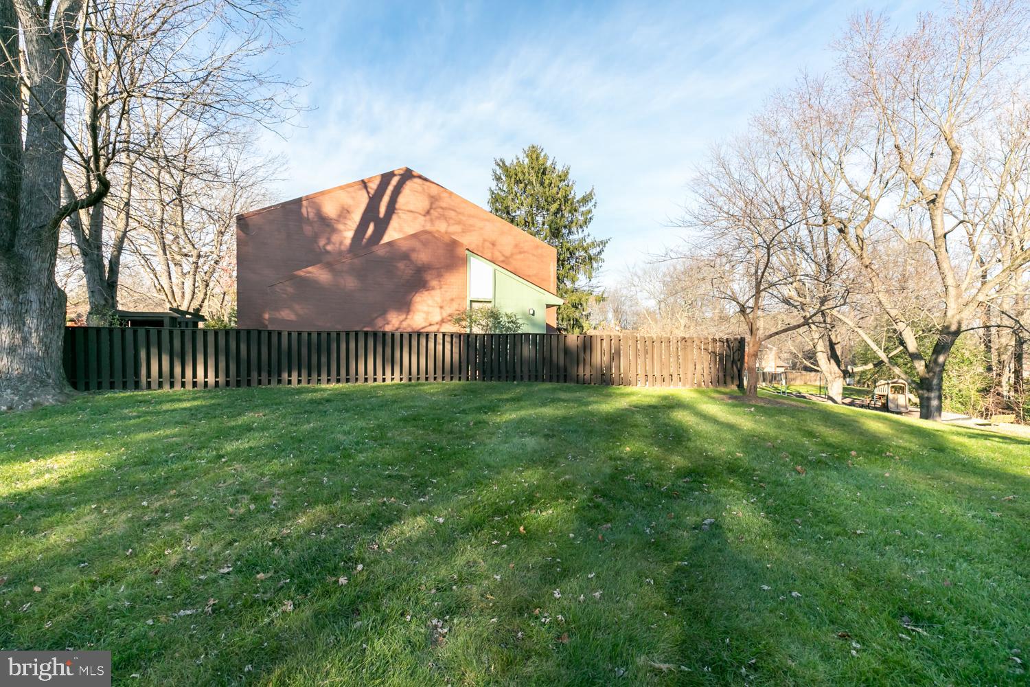 1389 Northgate Square Reston, VA 20190 - Photo 5 of 33 Exterior side, common area