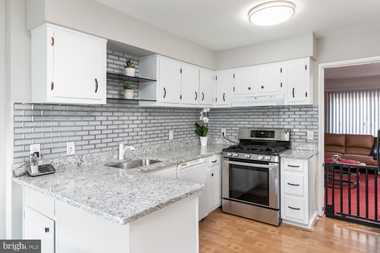 1389 Northgate Square Reston, VA 20190 - Photo 9 of 33 Newly updated kitchen