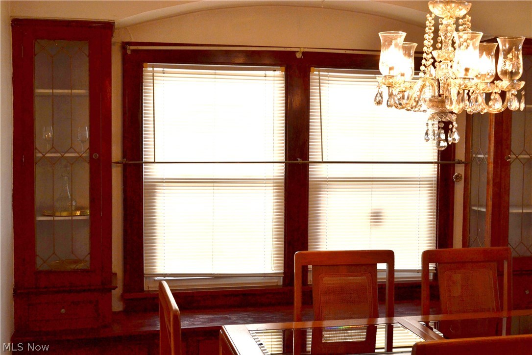 8207 Snow Road Cleveland, OH 44129 - Photo 10 of 23