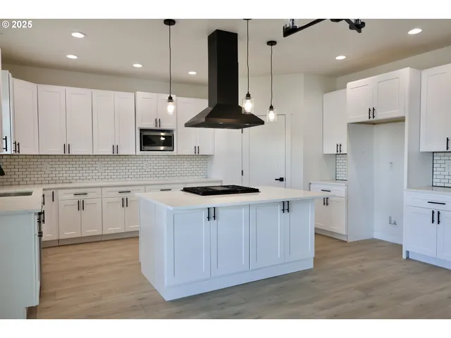 $485,000 | 1750 Northeast 8th Place, Hermiston, OR 97838