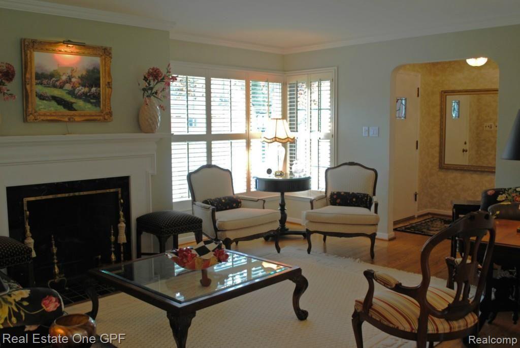 450 Lexington Road Grosse Pointe, MI 48236 - Photo 4 of 21 4 DSC_2757.jpg