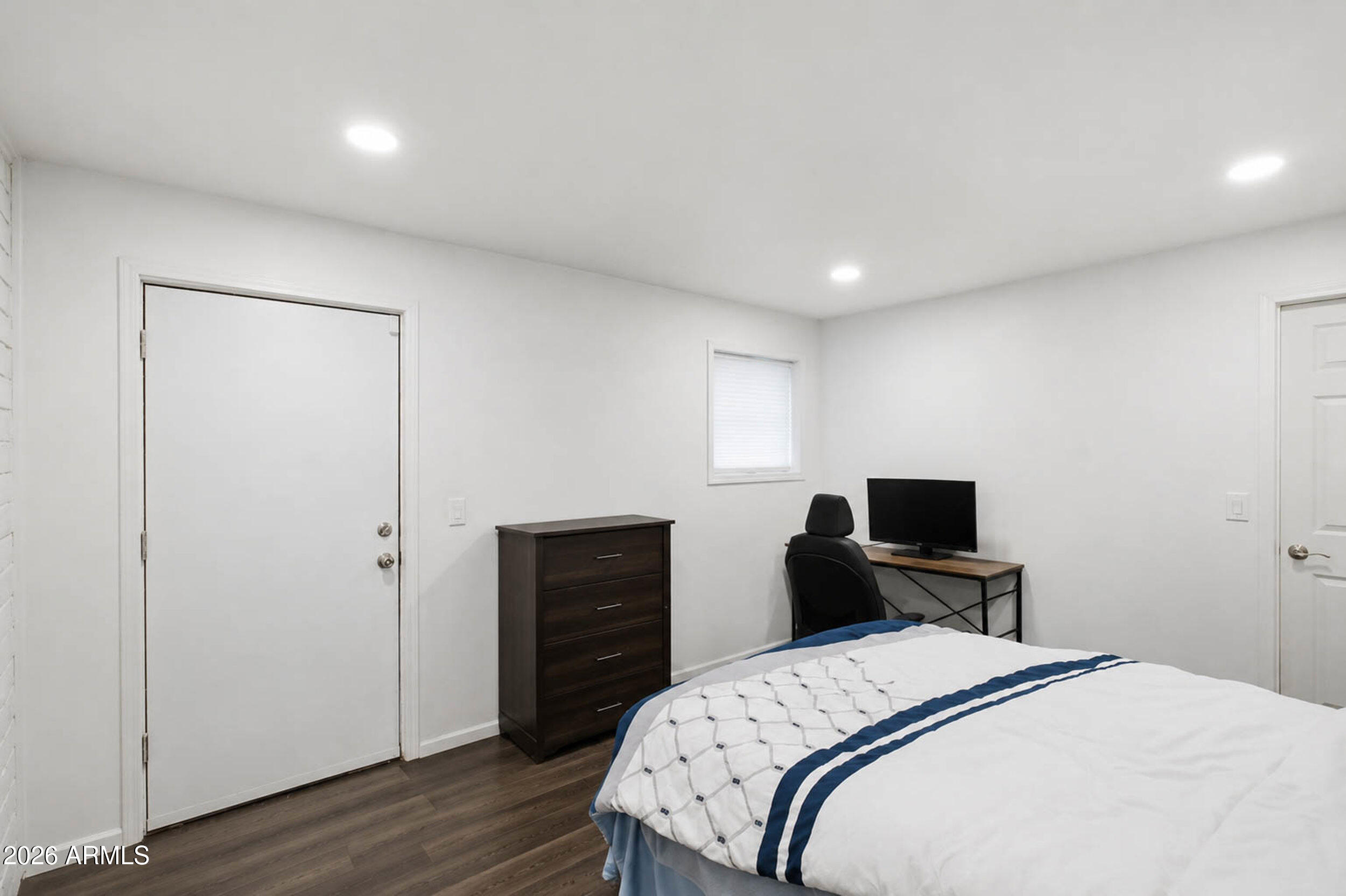 813 West Romo Jones Street Tempe, AZ 85281 - Photo 15 of 23 813 W Romo Jones St-14