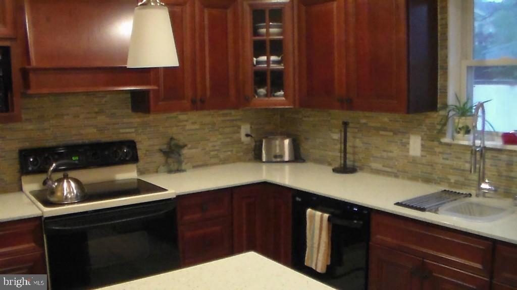 147 Seaspray Road Manahawkin, NJ 08050 - Photo 6 of 30