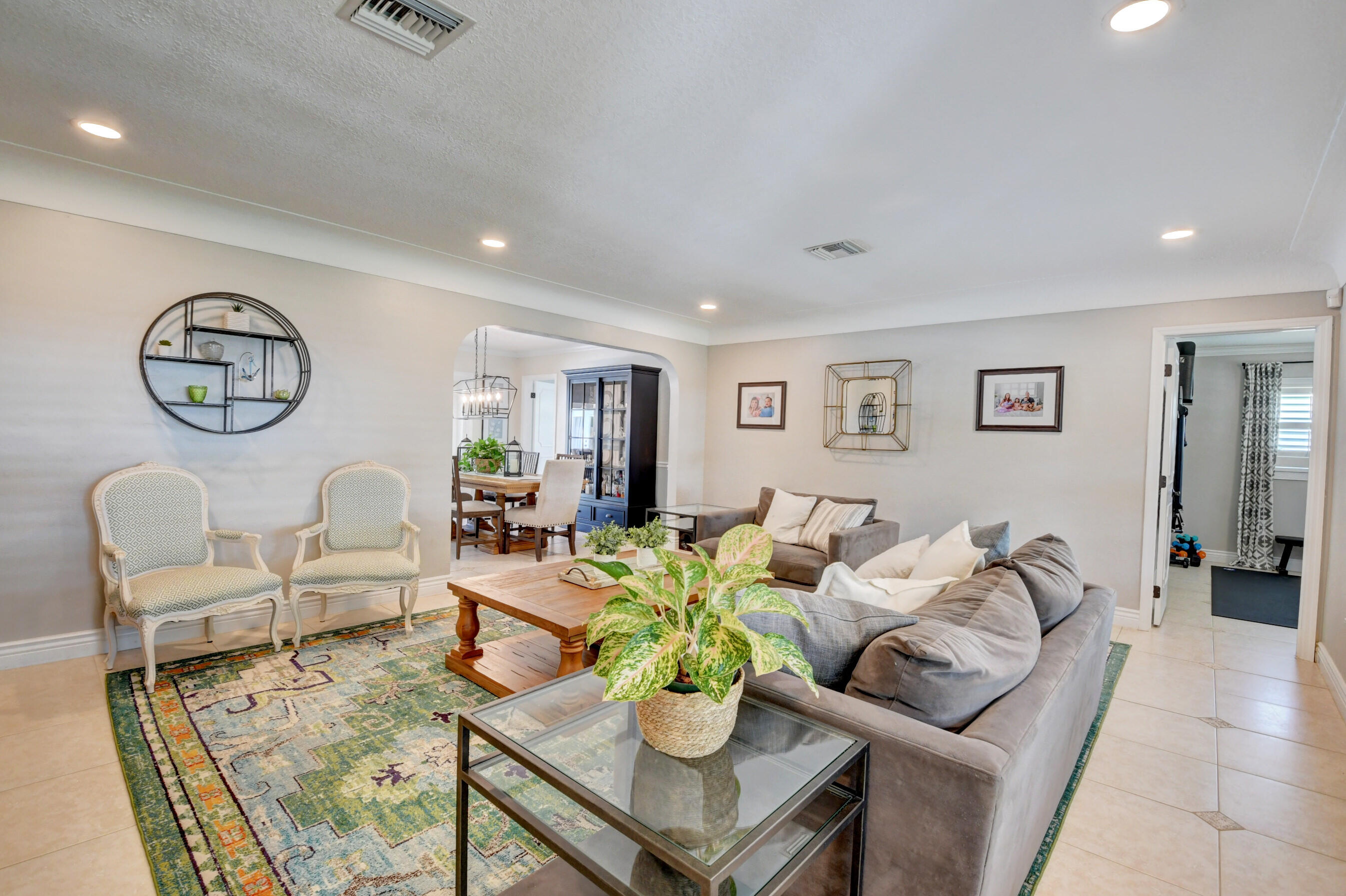 1560 Southwest 8th Avenue Boca Raton, FL 33486 - Photo 3 of 26 Living Room