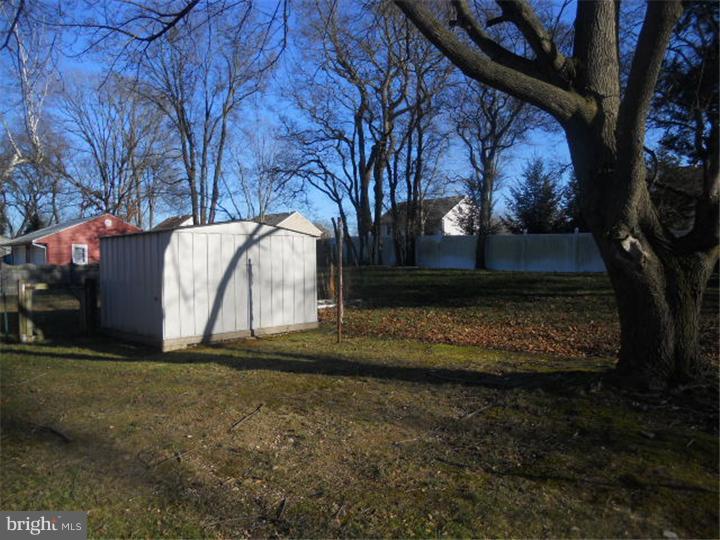 15 Willingboro Road Sewell, NJ 08080 - Photo 2 of 5 Back Yard