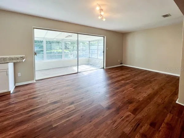 $2,100 | 1901 Northwest 36th Drive, Gainesville, FL 32605