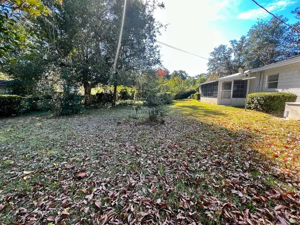 $2,100 | 1901 Northwest 36th Drive, Gainesville, FL 32605