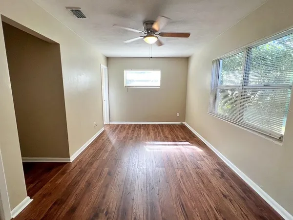 $2,100 | 1901 Northwest 36th Drive, Gainesville, FL 32605