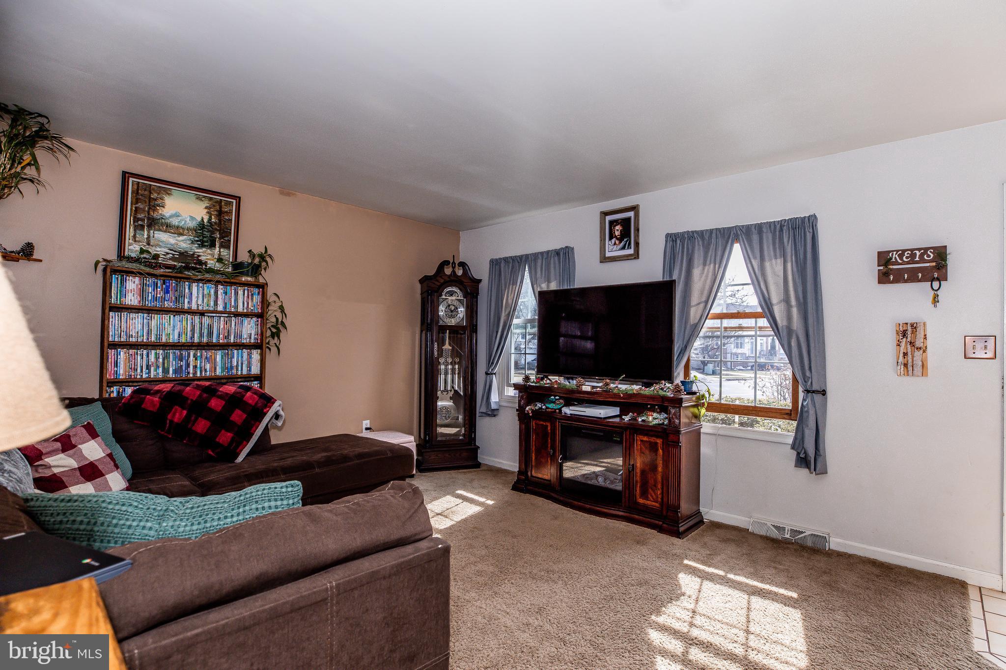 2 Laurie Lane Lititz, PA 17543 - Photo 5 of 30 Gallery Image 5