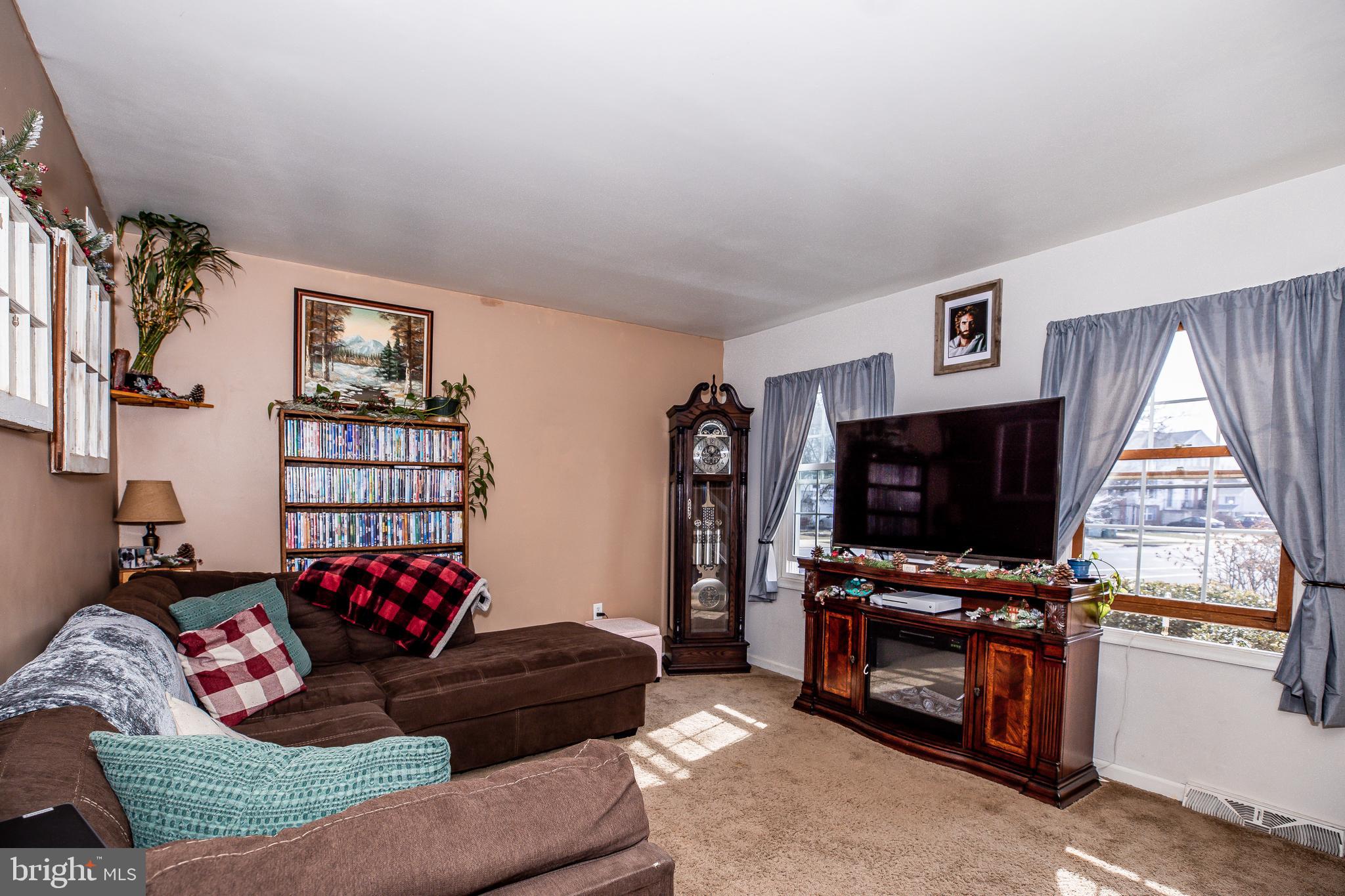 2 Laurie Lane Lititz, PA 17543 - Photo 6 of 30 Gallery Image 6