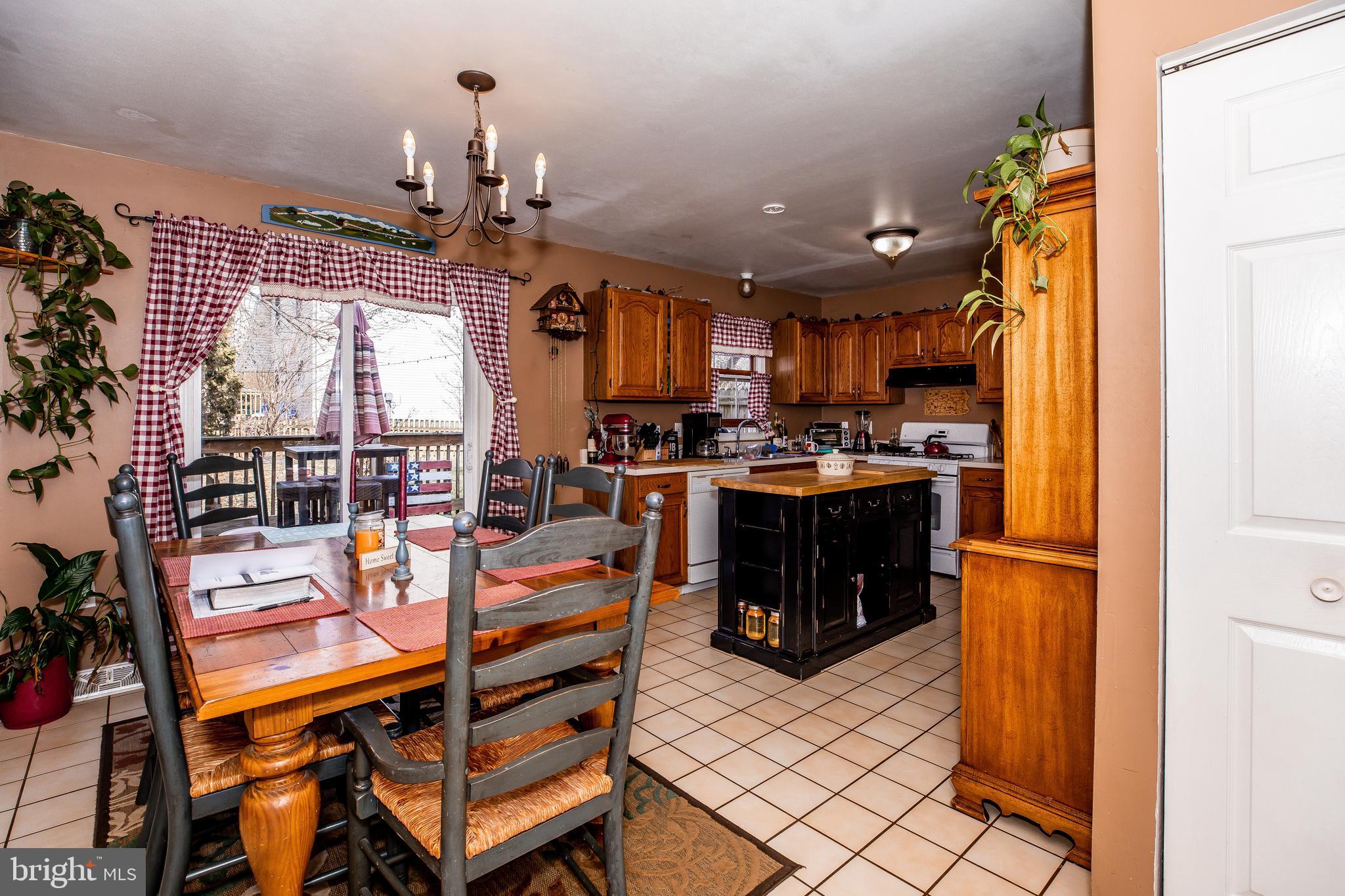 2 Laurie Lane Lititz, PA 17543 - Photo 8 of 30 Gallery Image 8
