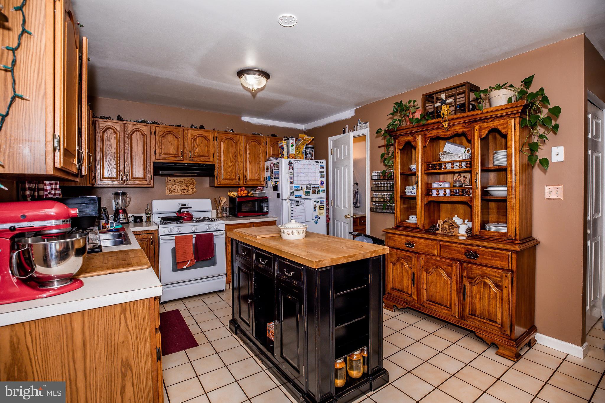 2 Laurie Lane Lititz, PA 17543 - Photo 10 of 30 Gallery Image 10