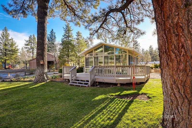 36285 Tool Road Mountain Center, CA 92561 - Photo 29 of 47 a view of a house with a big yard
