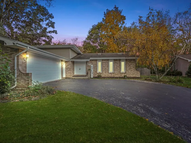 $350,000 | 3604 Tee Court North, Crete, IL 60417