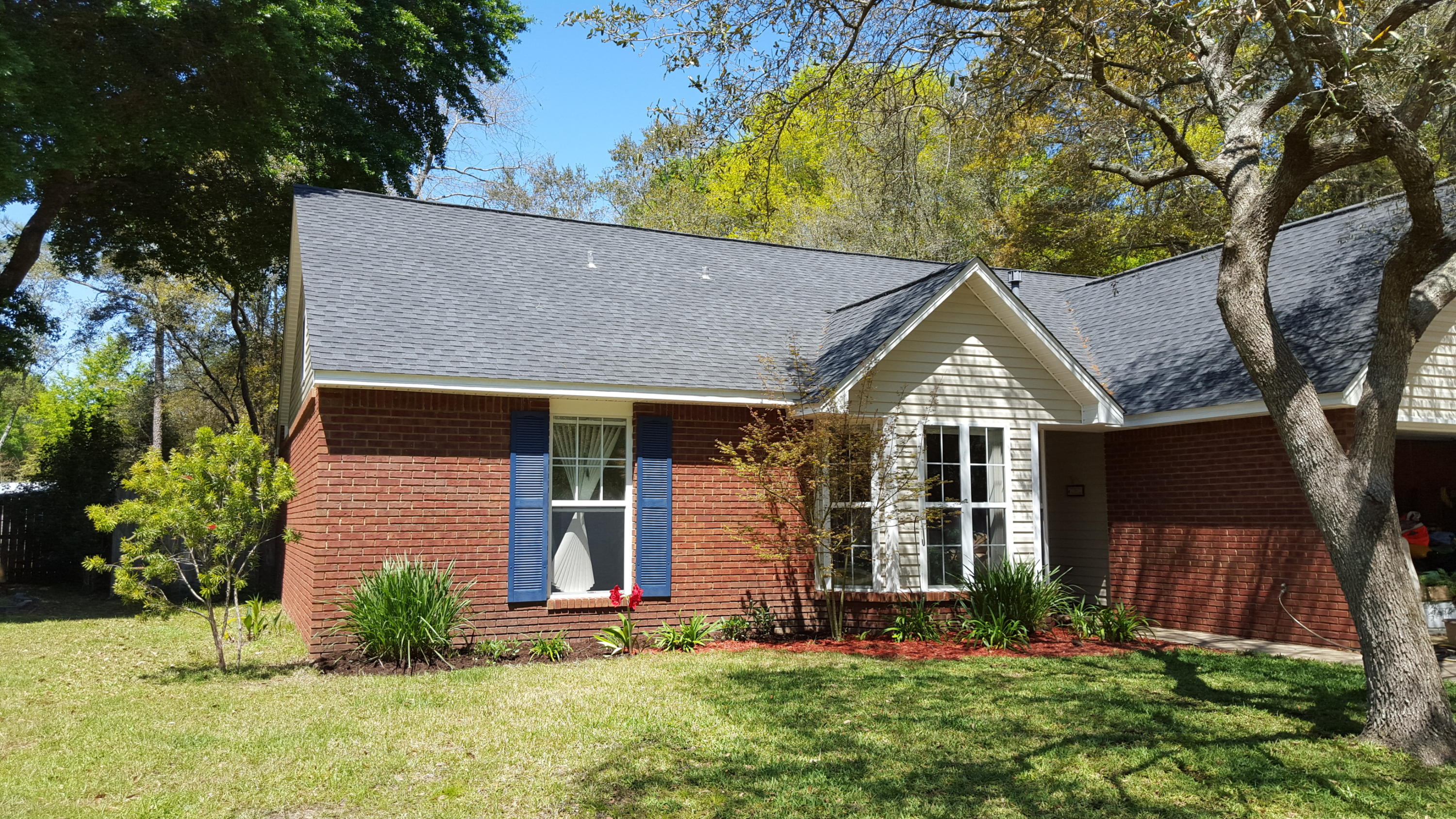 2803 Ram Lane Crestview, FL 32539 - Photo 34 of 35 front view of a house with a yard