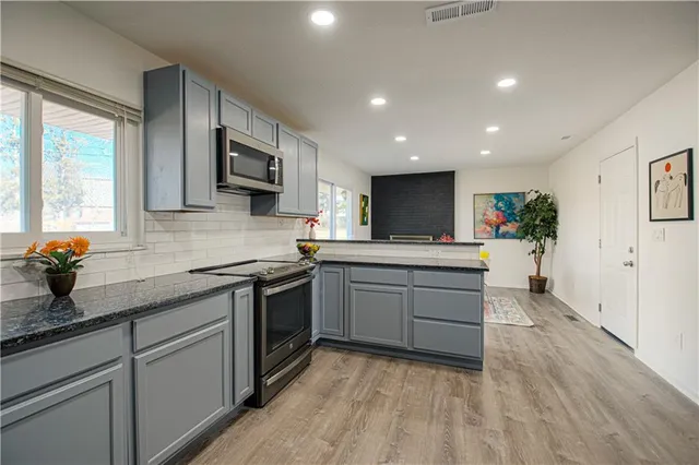 $310,000 | 13010 West 99th Street, Lenexa, KS 66215