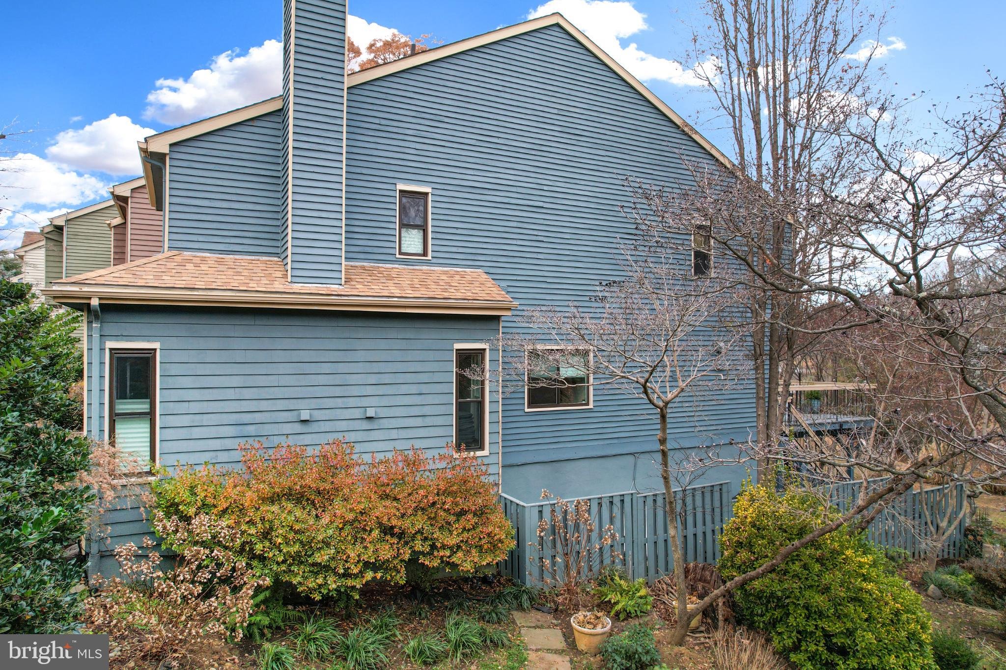 518 Fawns Walk Annapolis, MD 21409 - Photo 11 of 29 a front view of a house with garden