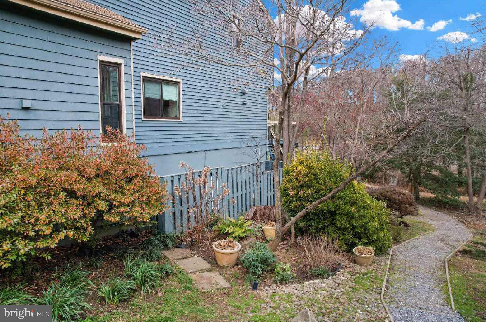518 Fawns Walk Annapolis, MD 21409 - Photo 12 of 29 a backyard of a house with lots of green space