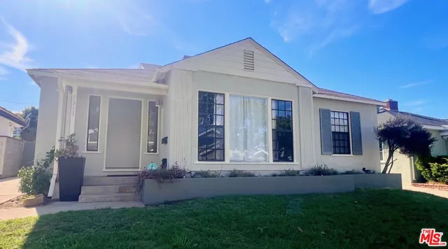 $6,200 | 7311 Dunfield Avenue, Los Angeles, CA 90045