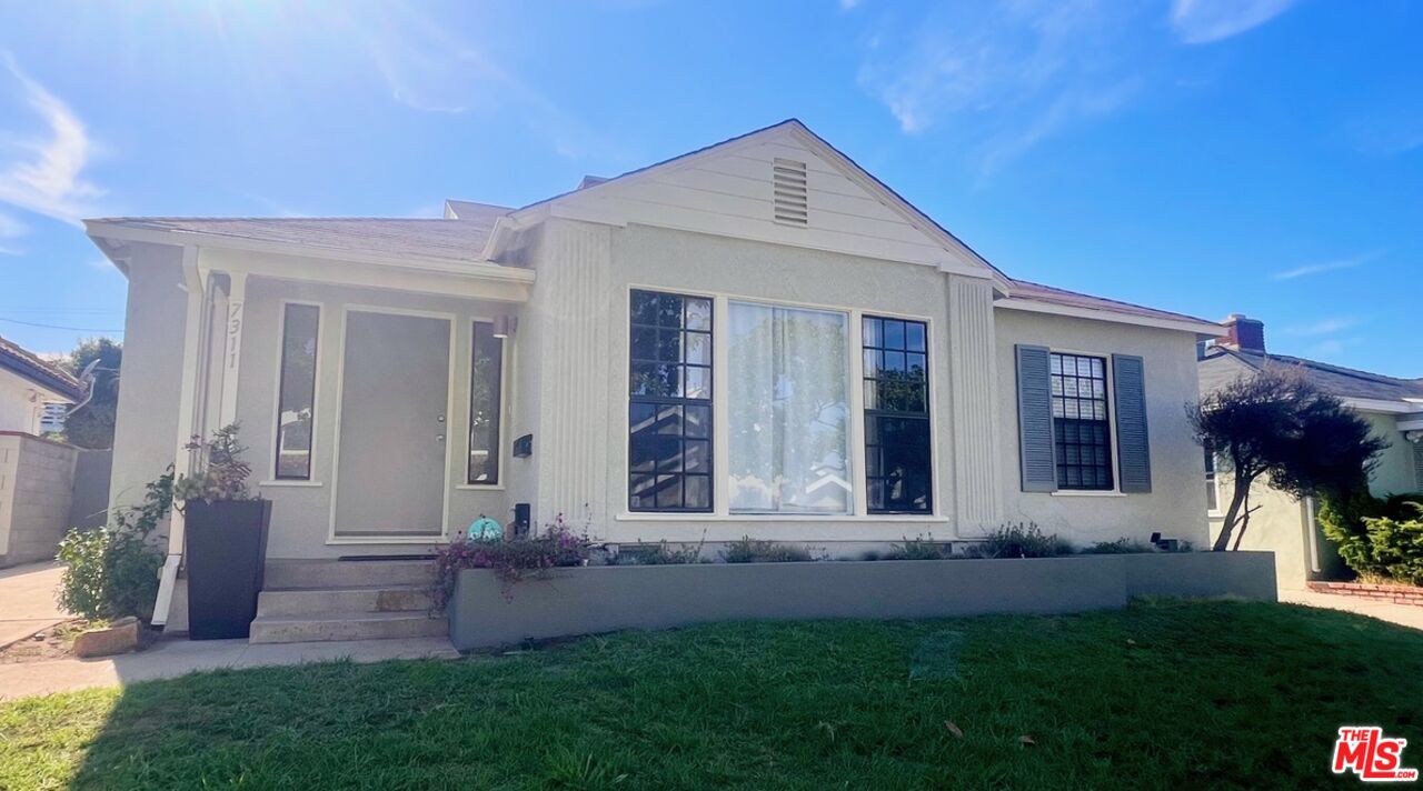 7311 Dunfield Avenue Los Angeles, CA 90045 - Photo 1 of 21