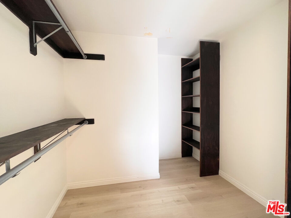 7311 Dunfield Avenue Los Angeles, CA 90045 - Photo 16 of 21