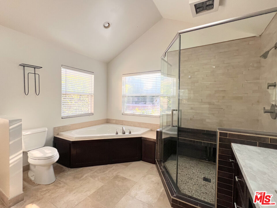 7311 Dunfield Avenue Los Angeles, CA 90045 - Photo 17 of 21