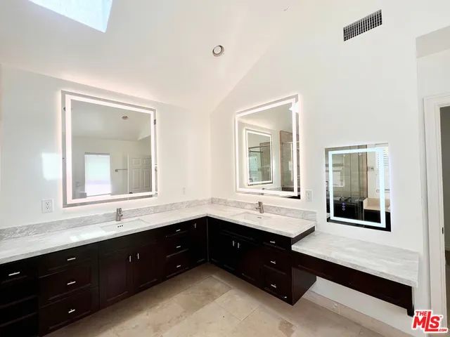 $6,200 | 7311 Dunfield Avenue, Los Angeles, CA 90045