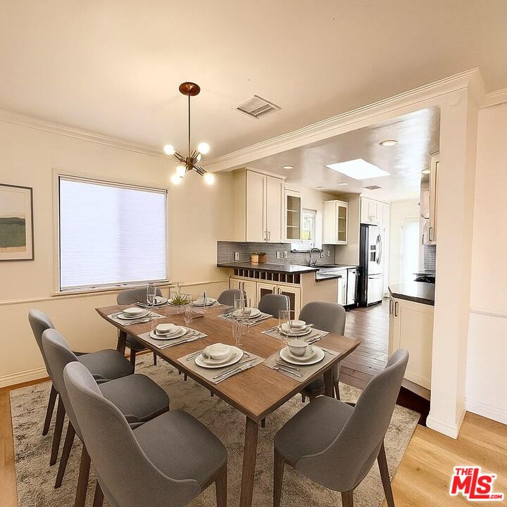 7311 Dunfield Avenue Los Angeles, CA 90045 - Photo 5 of 21