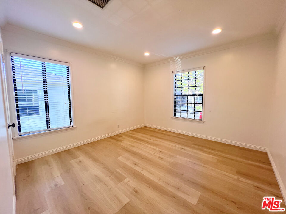 7311 Dunfield Avenue Los Angeles, CA 90045 - Photo 8 of 21