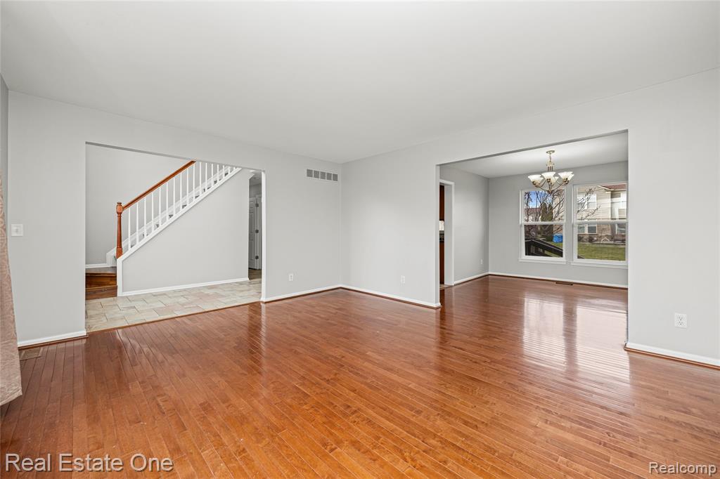 4648 Pond Run Canton, MI 48188 - Photo 8 of 47