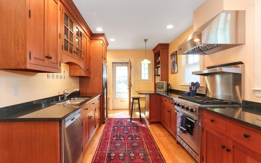 19 Appleton Street Waltham, MA 02453 - Photo 12 of 29 Gallery Image 12