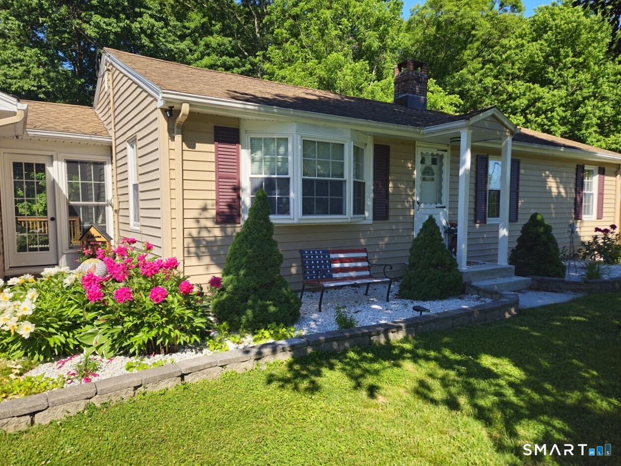 32 Ronald Road Plymouth, CT 06786 - Photo 3 of 40
