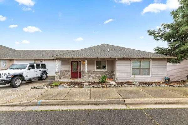 $495,000 | 457 Elm Street, Phoenix, OR 97535