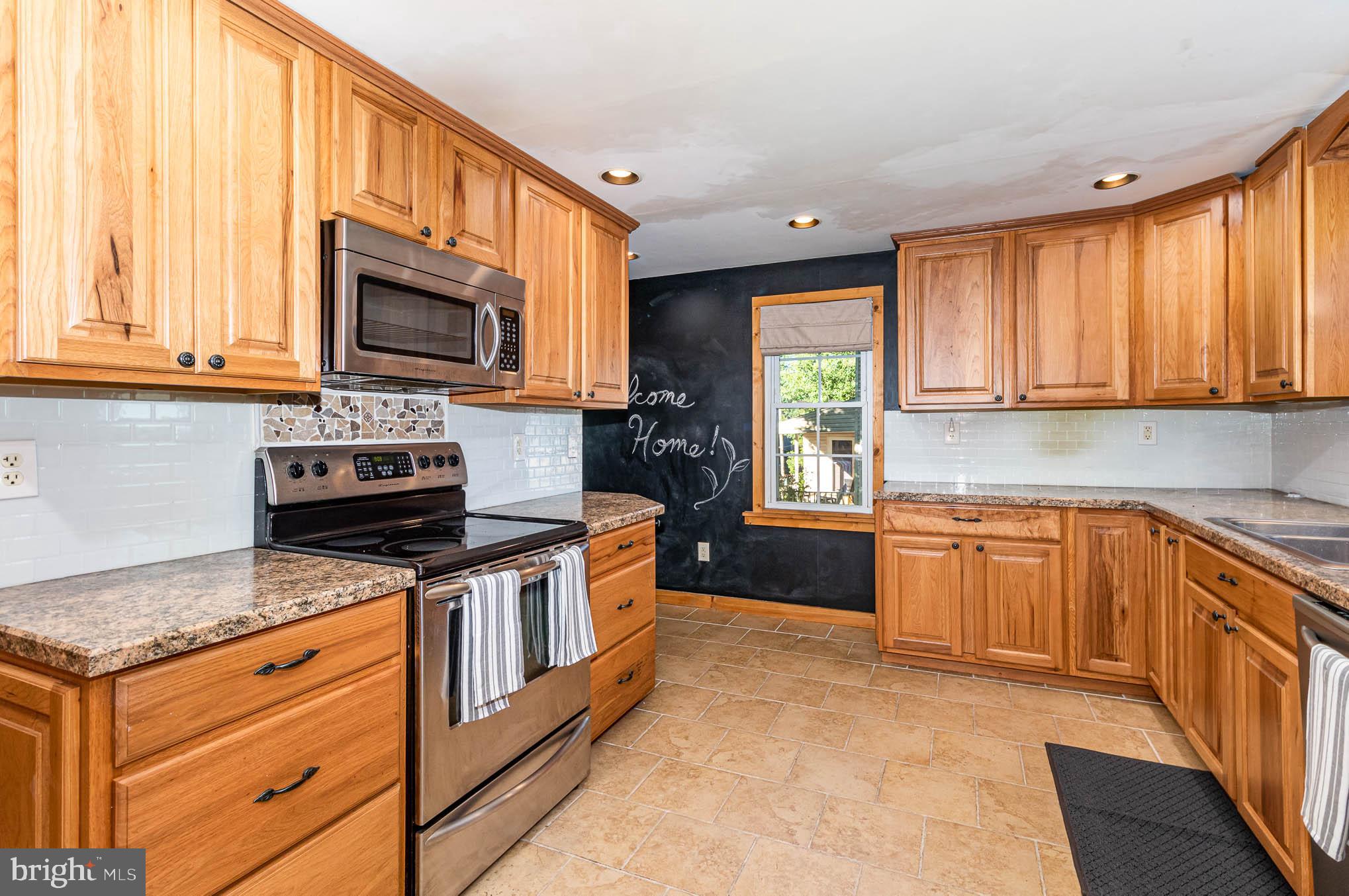 908 Roberts Valley Road Harrisburg, PA 17110 - Photo 11 of 27