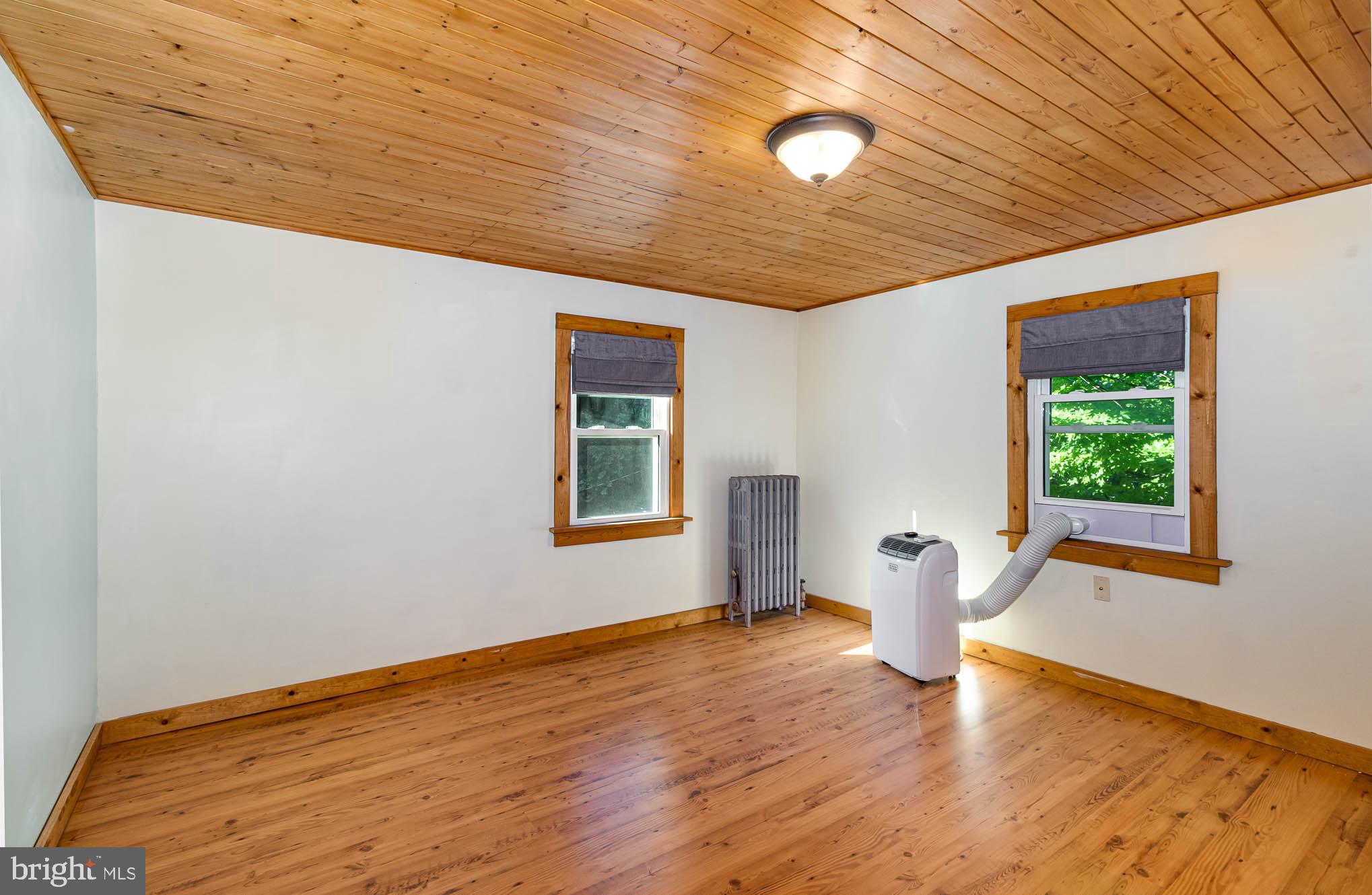 908 Roberts Valley Road Harrisburg, PA 17110 - Photo 18 of 27