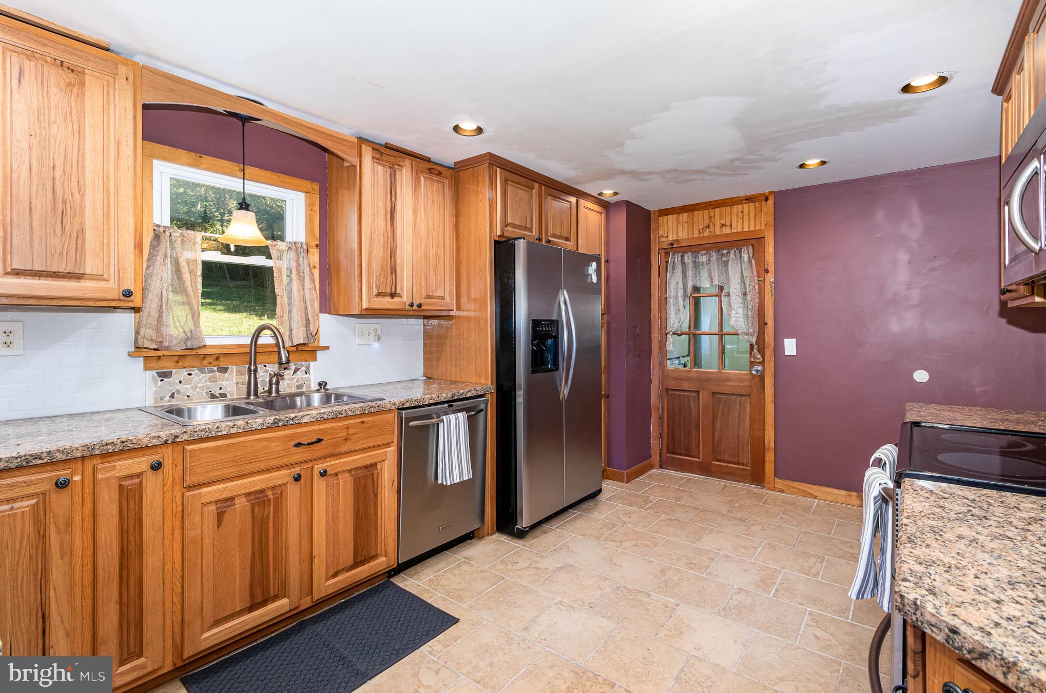 908 Roberts Valley Road Harrisburg, PA 17110 - Photo 10 of 27