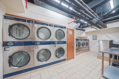 $215,000 | 67-50 Thornton Place, Unit 4U | Rego Park