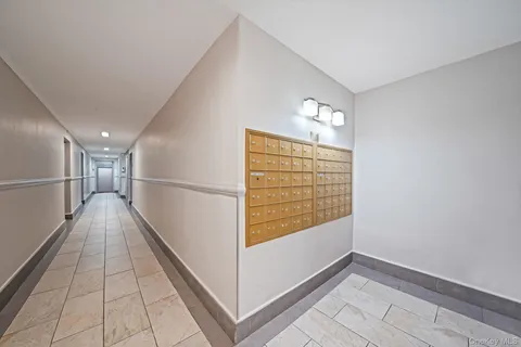 $215,000 | 67-50 Thornton Place, Unit 4U | Rego Park