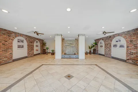 $215,000 | 67-50 Thornton Place, Unit 4U | Rego Park