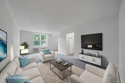 $215,000 | 67-50 Thornton Place, Unit 4U | Rego Park